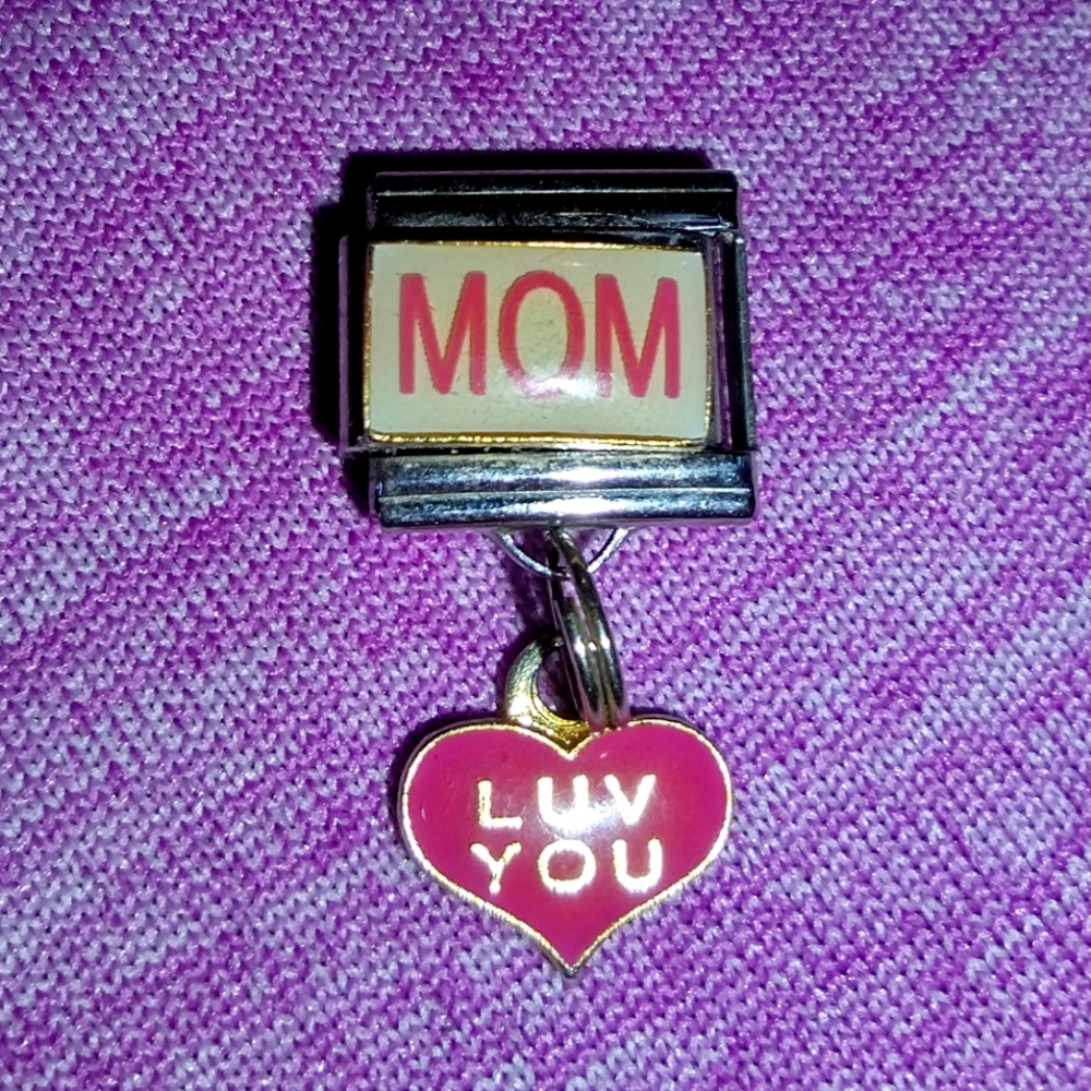 "MOM w/luv you" dangle Italian Charm Link